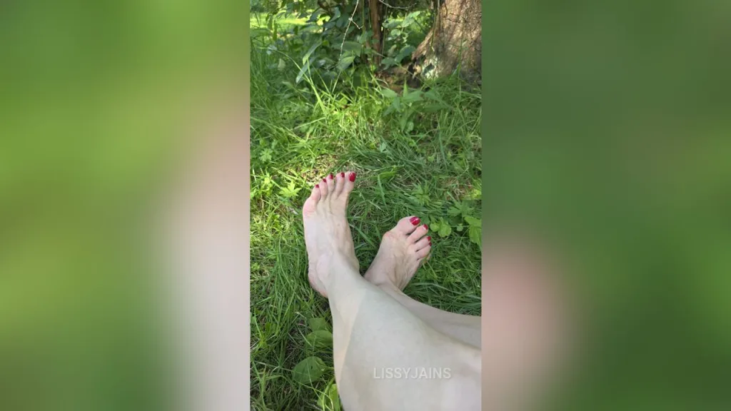 LissyJains — Feet and toes