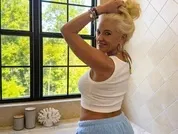 BustyBarbiXXX — Streamate Photos