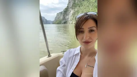DyandraEve — Selfies