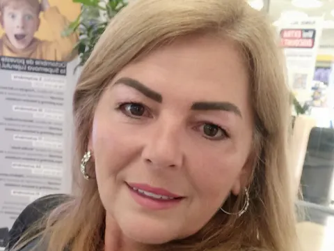 NathalieFare cam model