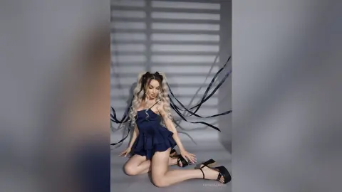 KrystalRoss — Temptation Starts Here