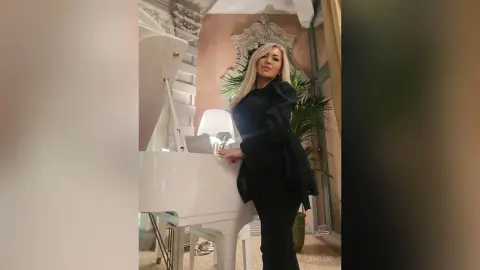 Anelise — Milano Privé