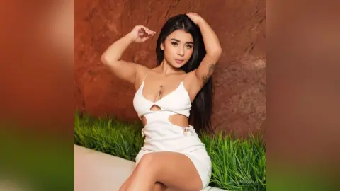AnneMarcuzzi — 𝒯𝒽𝑒 𝒷𝑒𝓈𝓉 𝓉𝒽𝒾𝓃𝑔𝓈 𝓉𝒶𝓀𝑒 𝓉𝒽𝑒𝒾𝓇 𝓉𝒾𝓂𝑒 💫