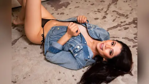 ValentinaHoffman — Sexy gloamour