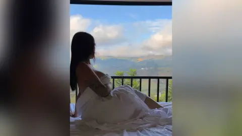 SilCherryl — My soft skin under my sheets