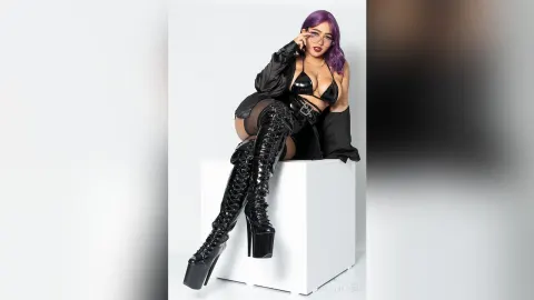 SophiaWexler — ℰ𝒱ℰℛ𝒴ℬ𝒪𝒟𝒴'𝒮 𝓉𝓎𝓅ℯ