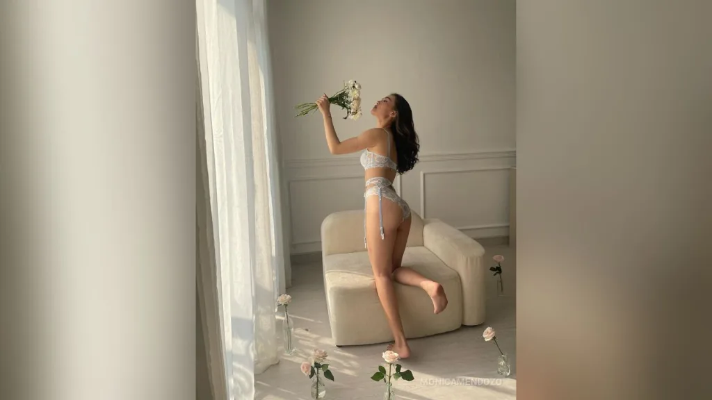 MonicaMendozo — me