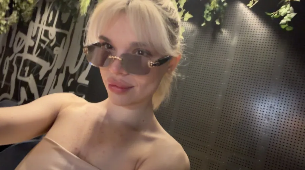 KellySinful — Streamate Photos