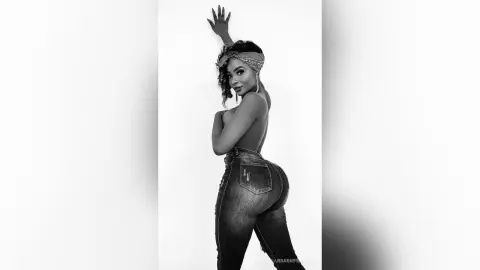 BarbaraFerreira — 🤎 Imagine how I raise my jeans