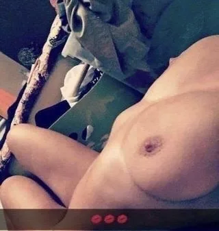Unfaithful_bellaa — Streamate Photos