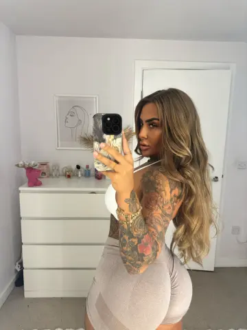Karolinaox — Streamate Photos