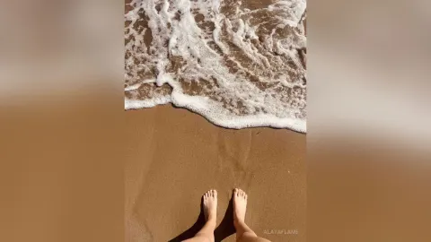 AlayaFlame — Perfect legs