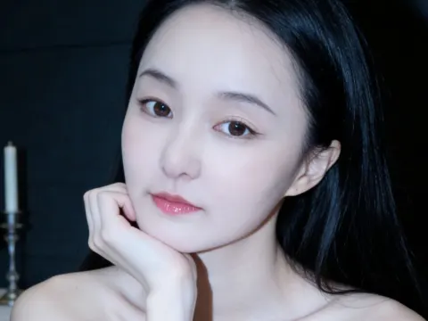 JiangHuihui — #11 cam model October 2026