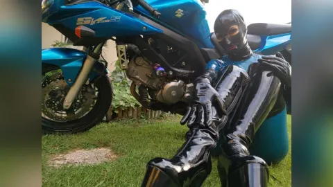 LunaMagistra — Latex with bike