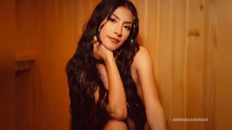 AdrianaAndrade — hotter than a sauna 🔥