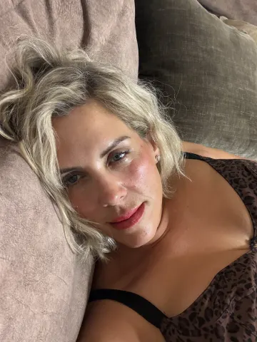 Grace_Golden_x — Streamate Photos