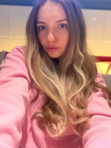 kris_kiskis — Streamate Photos