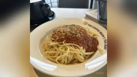 RheaRose — hang with me at the cafe 