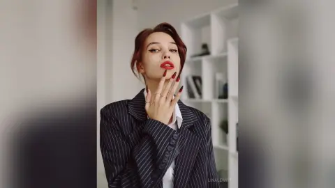 LinaLewitt — 𝓎𝑜𝓊𝓇 𝓈𝑒𝒸𝓇𝑒𝓉𝒶𝓇𝓎
