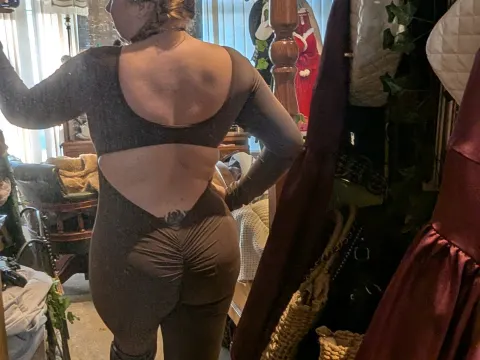 SavannahFox69 — Streamate Photos