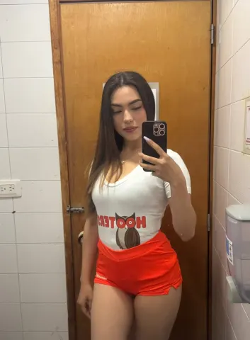 CelesteVelasco — Streamate Photos