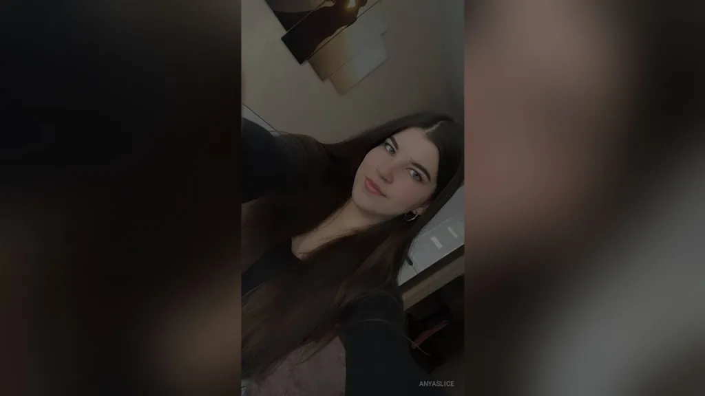 AnyaSlice