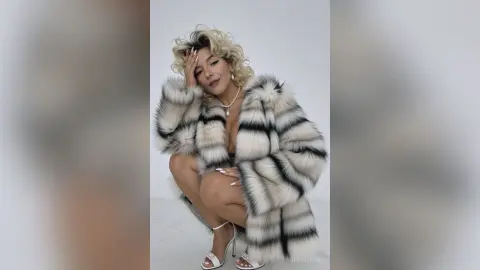 JessieBond — Santa Baby