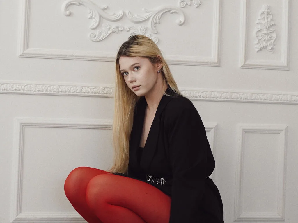 CelestineMauriac — live cam