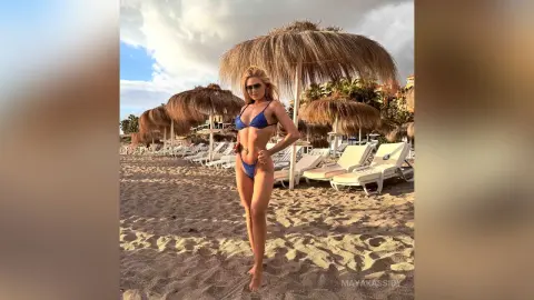 MayaKassidy — 𝓑𝓲𝓻𝓽𝓱𝓭𝓪𝔂 𝓠𝓾𝓮𝓮𝓷𝔂👸🏼👑