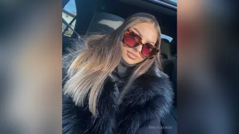 EmilyLacroix — Sexy selfies