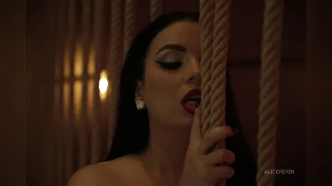 AliceReign — Oops