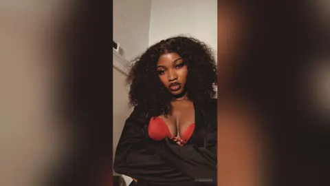 ElsieDavid — Pretty 😍 and dangerous