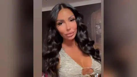 RaquelleInks — Caught Looking 👀