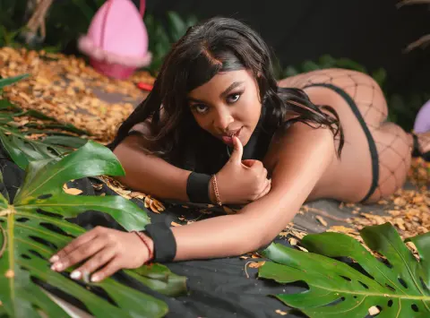 Mariana_Daviees — Streamate Photos