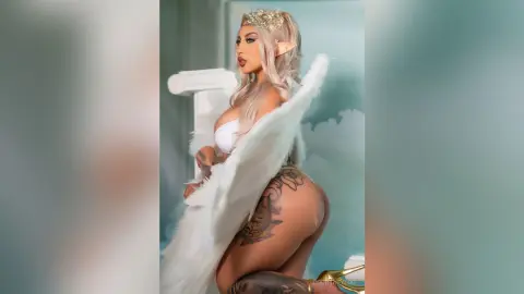 CourtneyLou — sweet temptation !!!