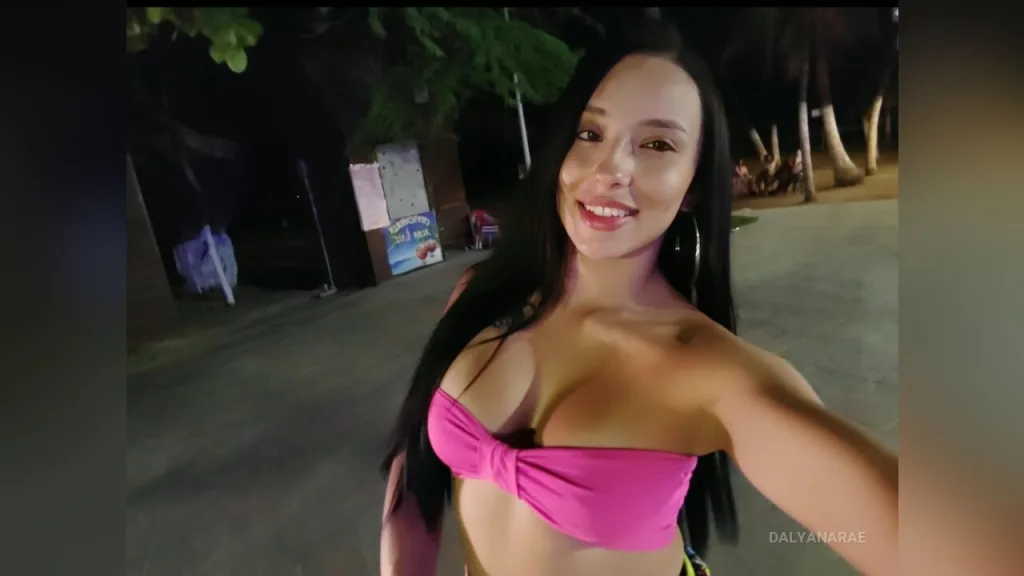 DalyanaRae — See me off-cam