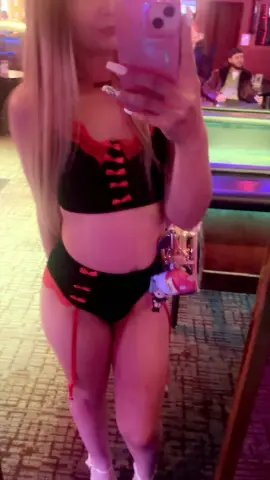 Autumn2704 — Streamate Photos