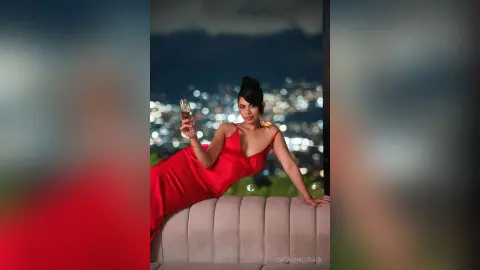 CatalinaCusack — Lady in red