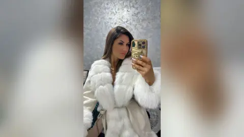 ElyseSuzan — Let me tease u😍
