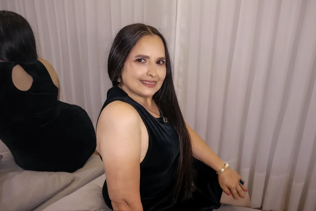 CinthyaVelez — Streamate Photos