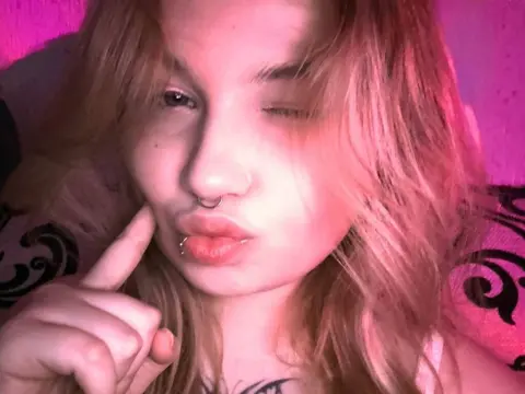 LucileSharples cam model