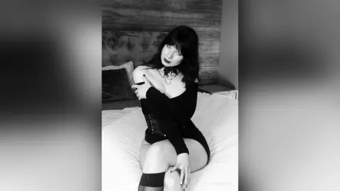 EffieMirell — Femme Fatale