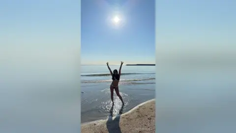 AngelinaKunis — Love the sea