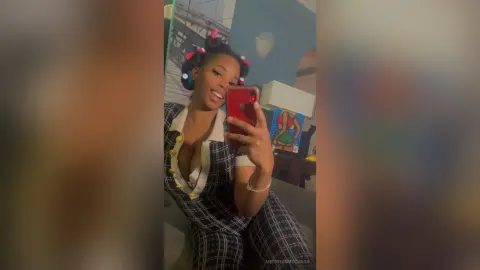 MistressMochaaa — 😘