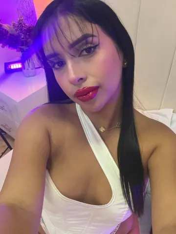 Kiara_606 — Streamate Photos
