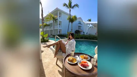 CristalMatthews — 🌴Sun Vibes☀️