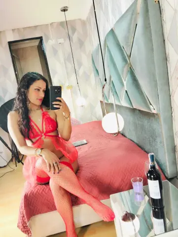EmmaWilliam23 — Streamate Photos