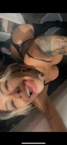 SkinnyMiniMia — Streamate Photos