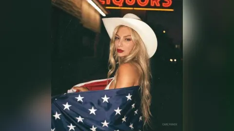 CarlyKnox — Hello