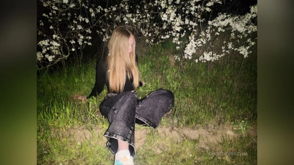 ChristieBrozyna — live cam